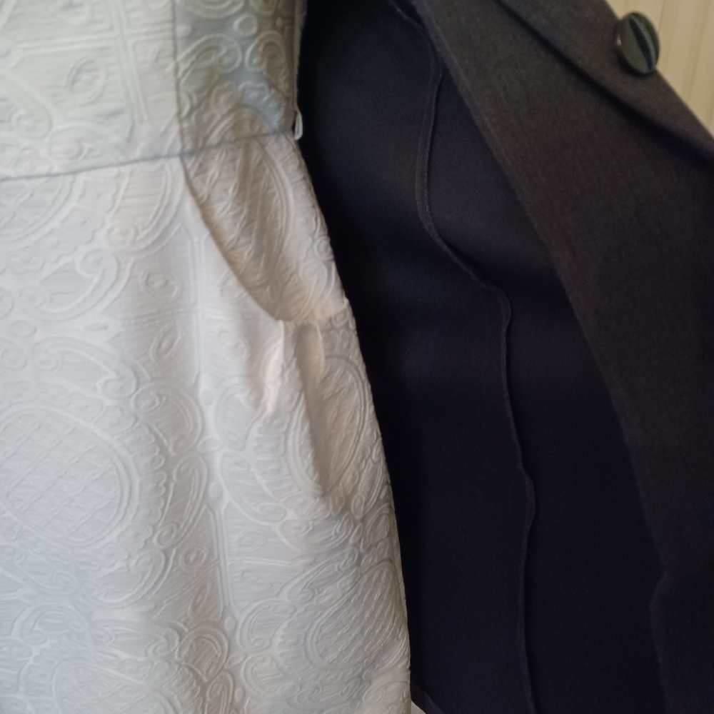 Maxi Coat, Ruffled Neck! - Picture 4 of 7
